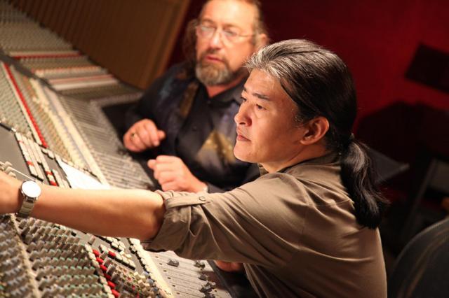 刘欢：与卢璐相守32年，内里却是个酒鬼，曾喝到“股骨头坏死”