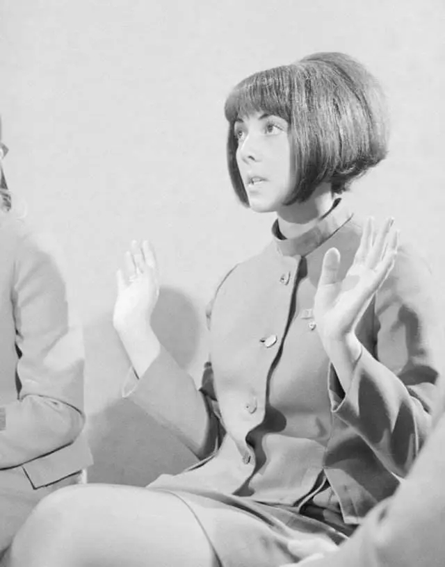1971年一男子劫持美客机，背着20万美元跳伞，遗留领带暴露其身份