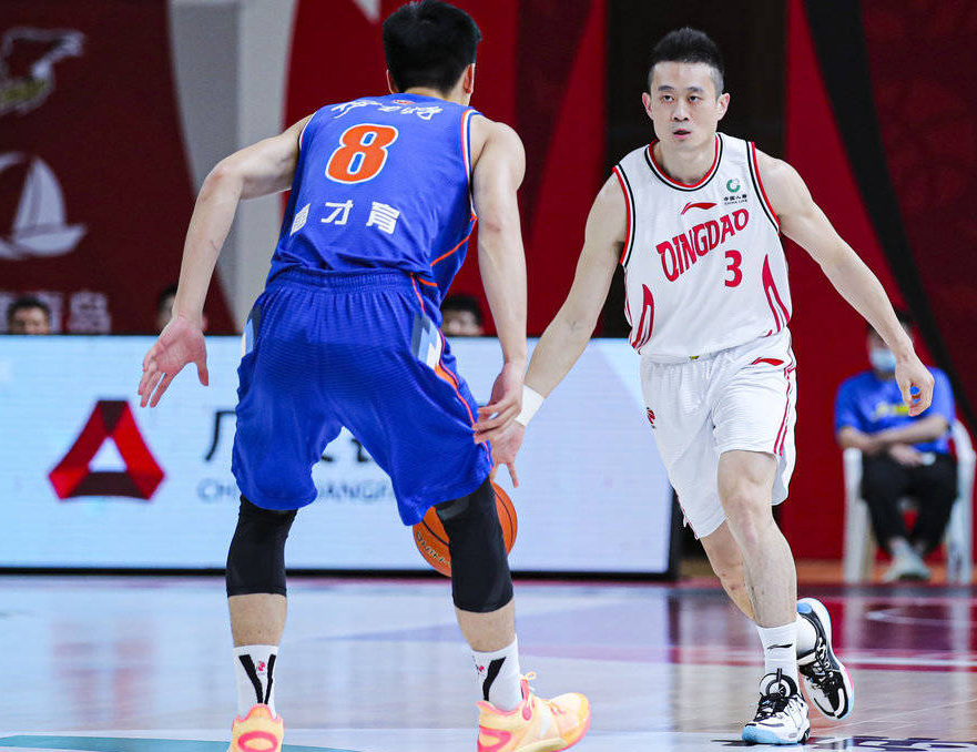 亚当斯三分总数超林志杰全队12人得分 青岛大胜新疆夺5连胜
