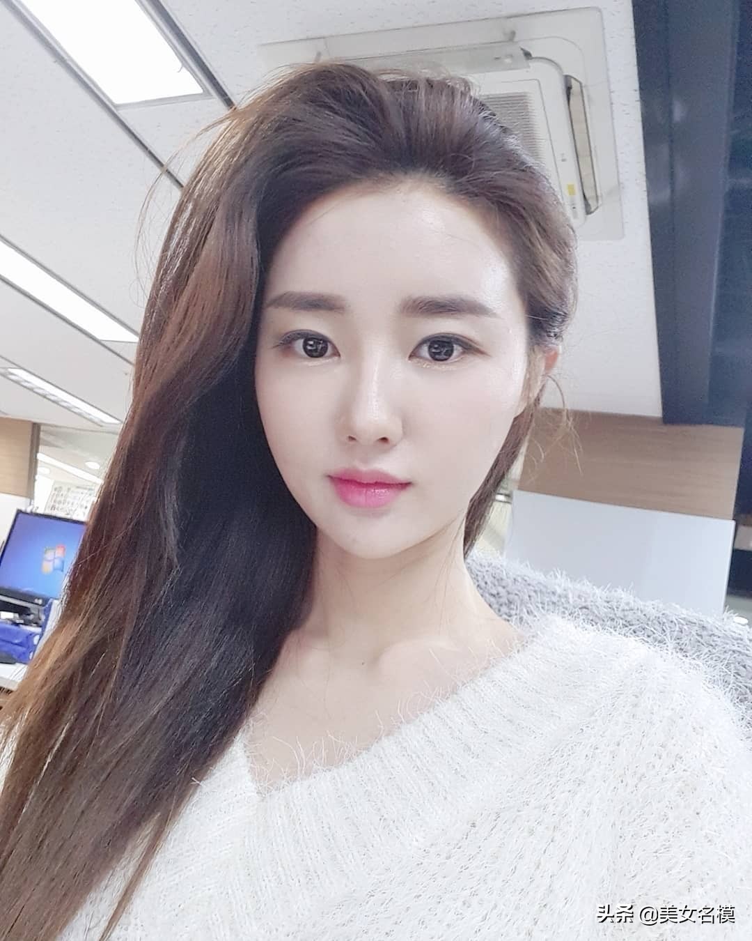 韓國美女天氣預報員𝑀𝒾𝒩𝒶 𝐻𝓌𝒶𝓃𝑔