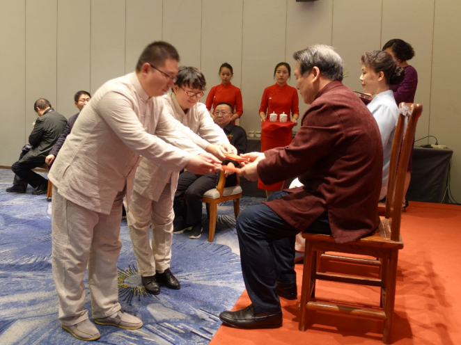 全国名老中医王国斌教授喜收20名弟子