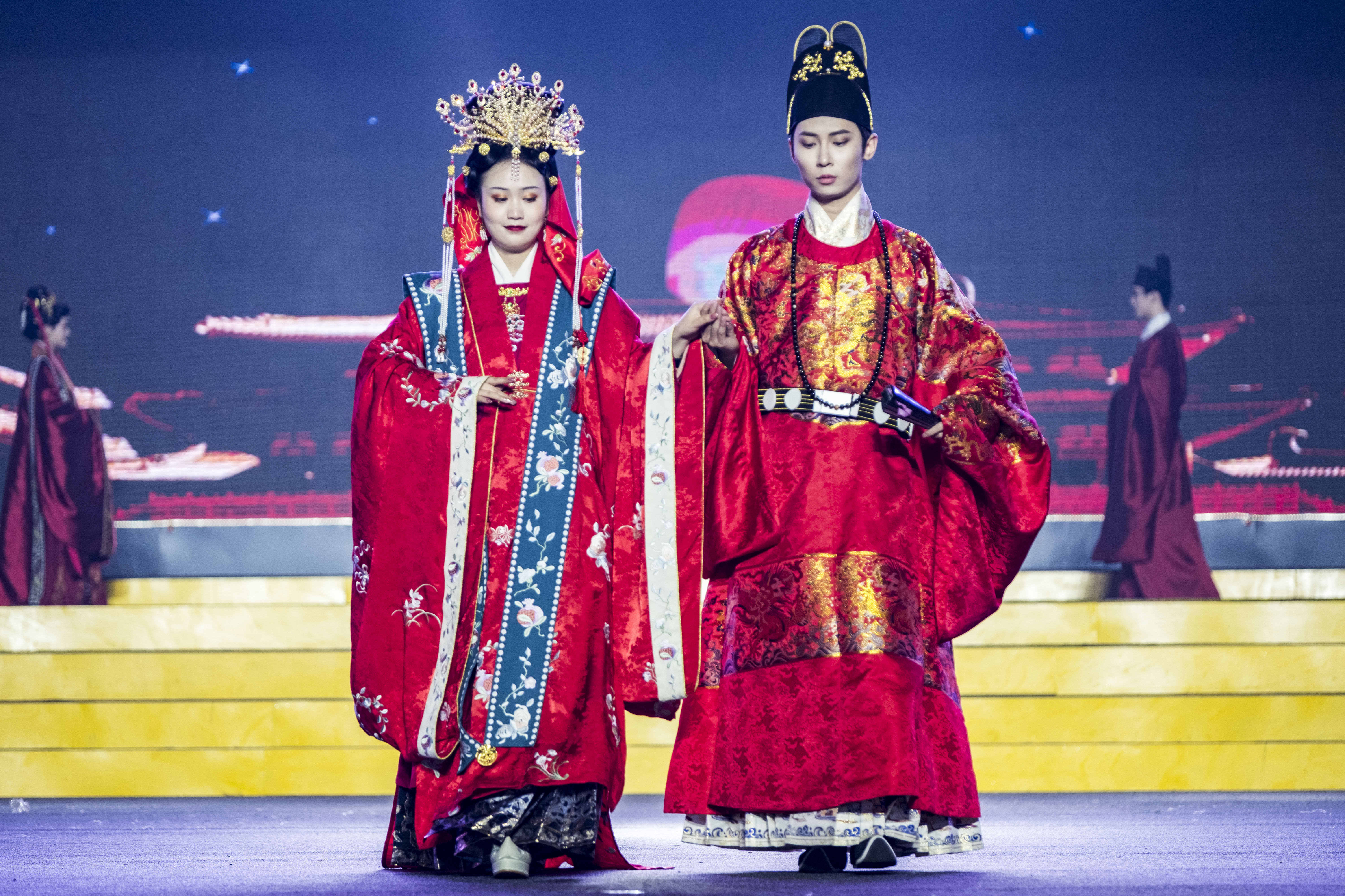 自贡，发展旅游这么多年，你终于在这个春天火了