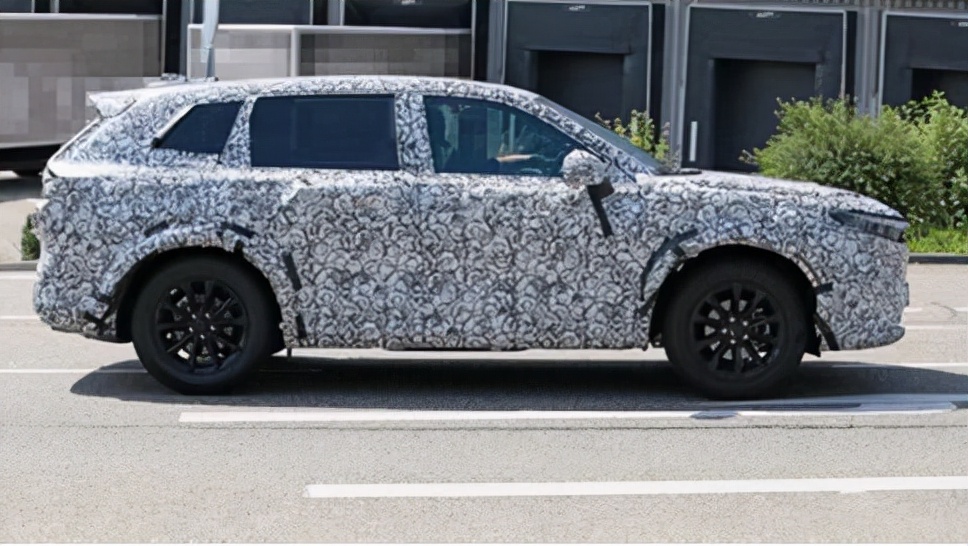 动力不变，外观内饰大变样，全新本田CR-V的路试谍照曝光