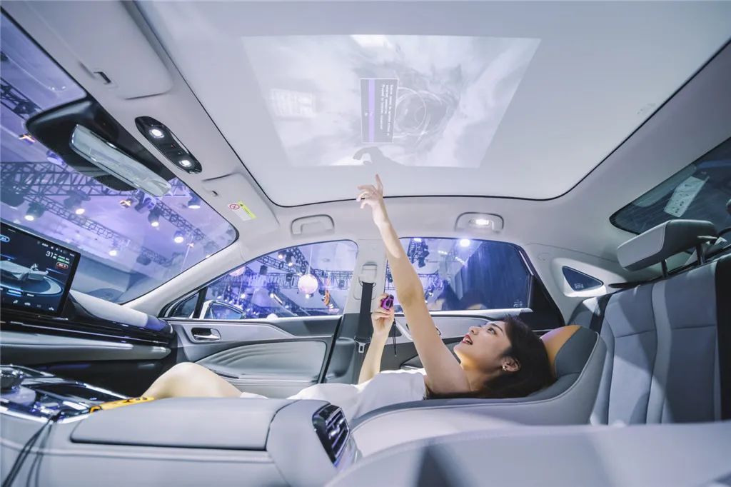 汽车也能变色？AION S Plus带你体验不一样的汽车科技