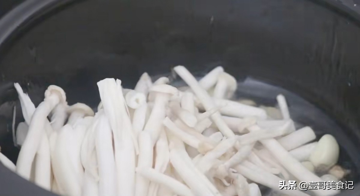鸡胸肉好吃有诀窍，切记直接炒，加1个鸡蛋，不腥不柴营养又下饭