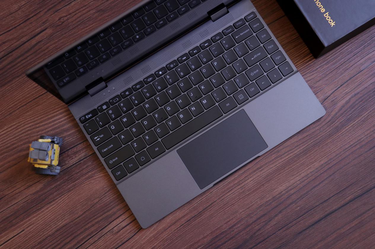 华为手机用户的轻办公利器—欧米多手机电脑，让移动办公轻装上阵