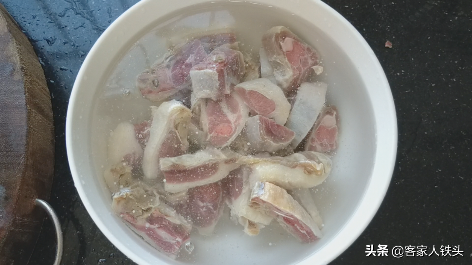 5个香芋做一锅，咸香松软实在好吃，做法配料都简单，味道很独特