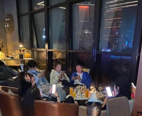 泡妞缺钱了？王思聪低价卖千万级超跑，绯闻女