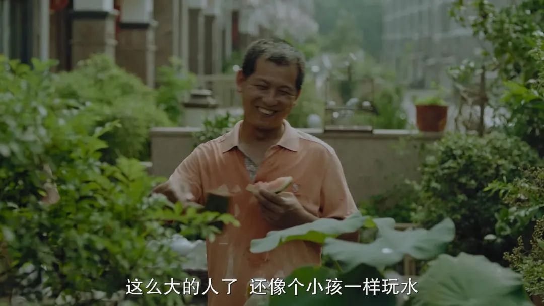 片中演员90%是导演亲戚，一波“虎”操作后，竟