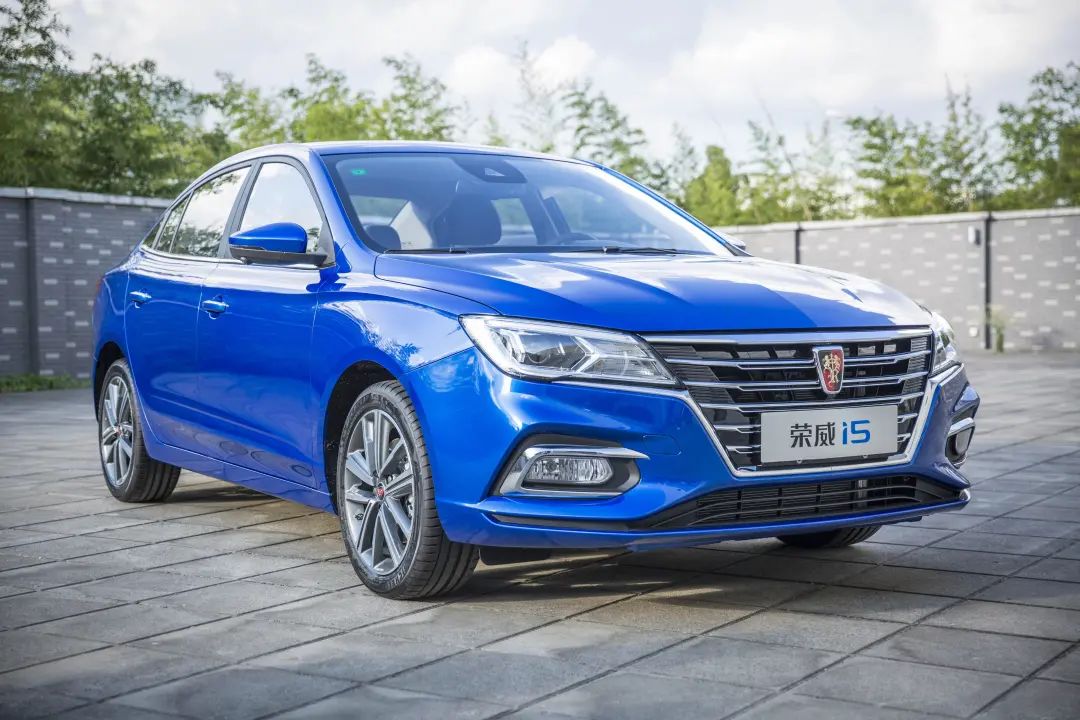 顶配8万多带主动刹车、自适应巡航，它比帝豪、逸动香！