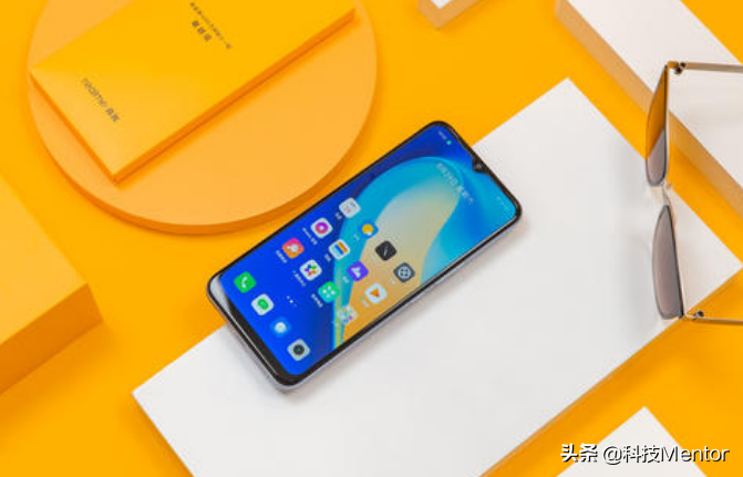 不足千元的5G手机，realme V3到底值不值得购买？