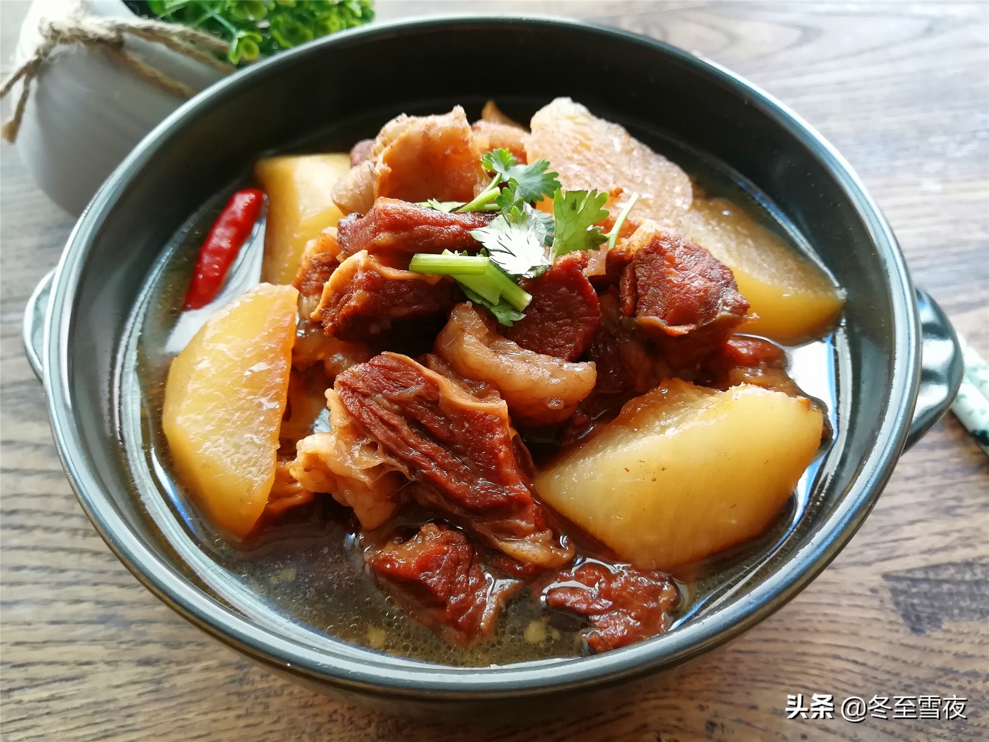 冬季吃燉菜，暖身暖胃營養好，分享10道東北燉菜做法，地道東北味