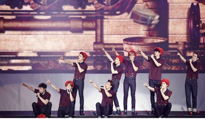 粉丝也变私生饭？边伯贤家门口被私生饭蹲守，还是曾应援的粉丝