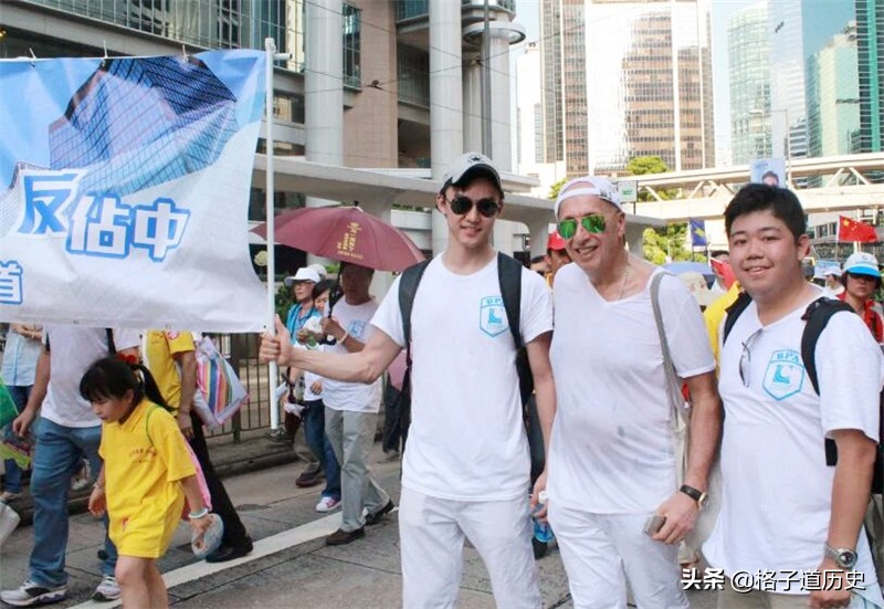 当年，那个放弃别国国籍，坚持加入中国籍的富