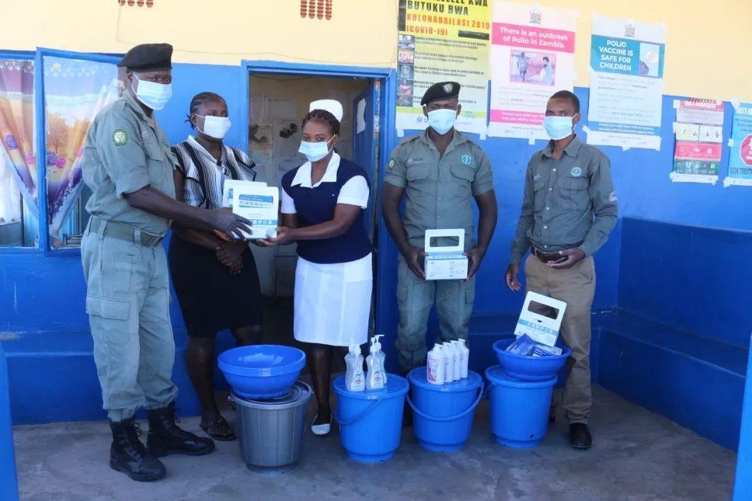 让人揪心，58名中国人集体感染新冠！上报不及时