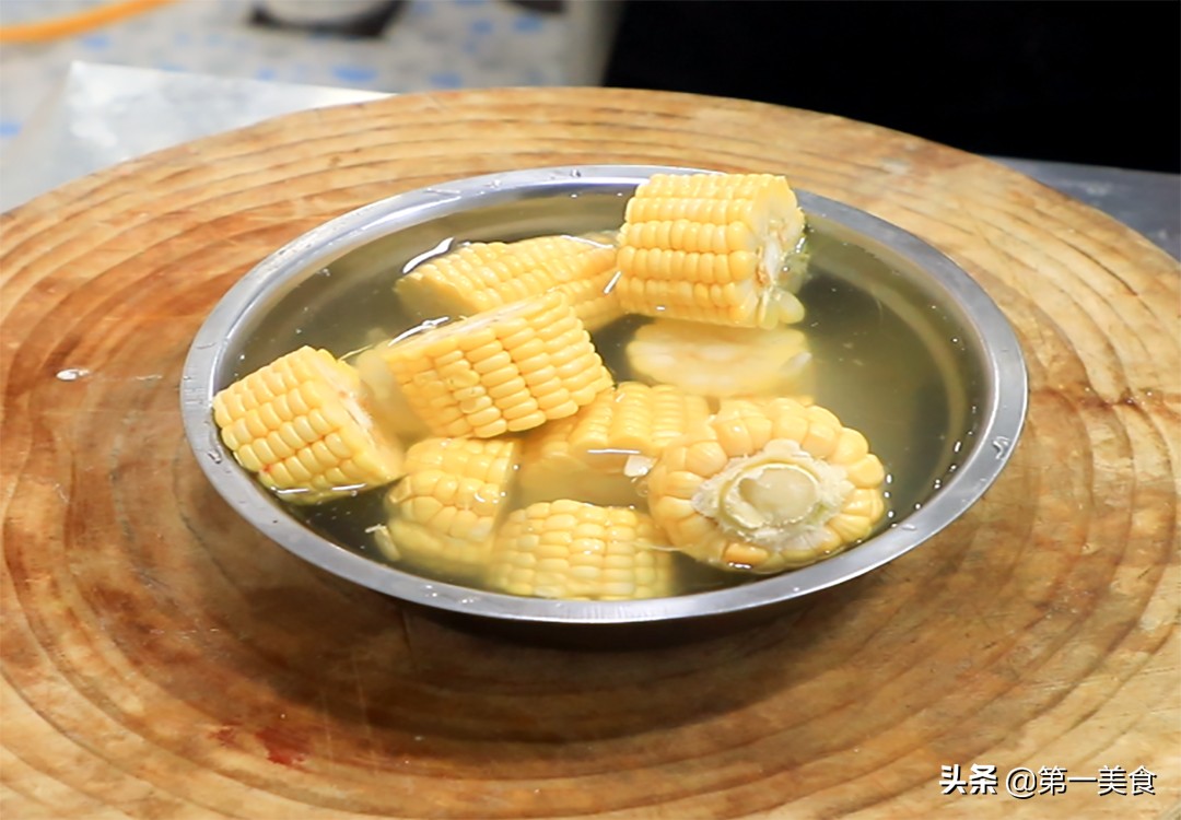 图片[3]-玉米排骨最家常做法 汤白肉鲜又营养 清淡不油腻 简单易学-起舞食谱网