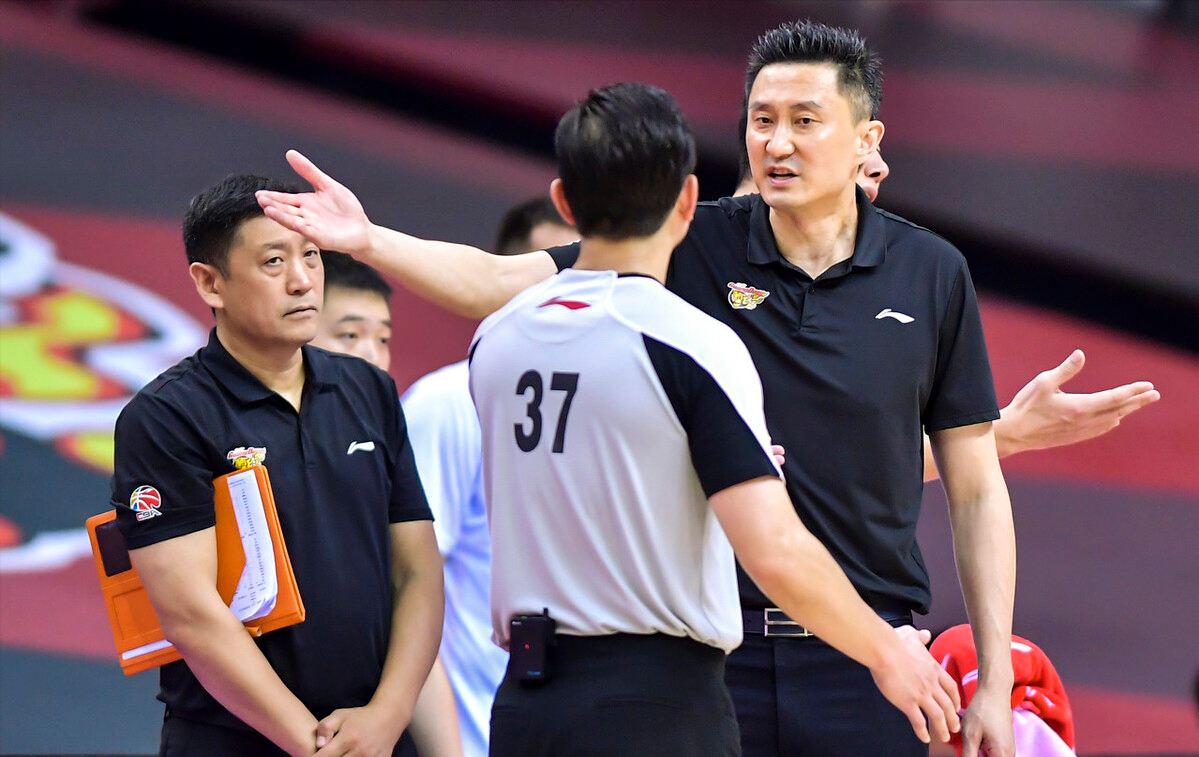 Battle of CBA Beijing another name for Guangdong Province is too hot! Du Feng loses two high-ranking officers 2 times repeatedly, 