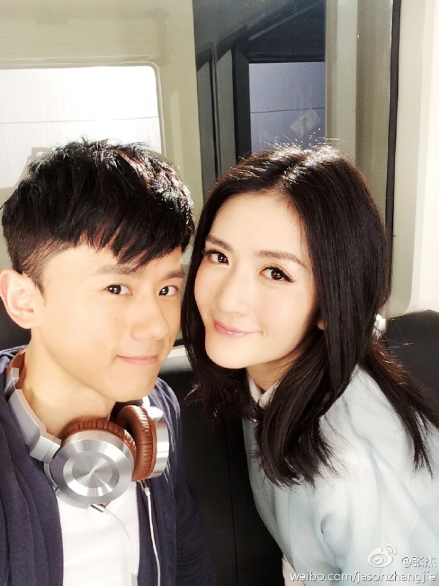 和谢娜结婚9周年，张杰晒全家福，每年一句情话表白美娇妻