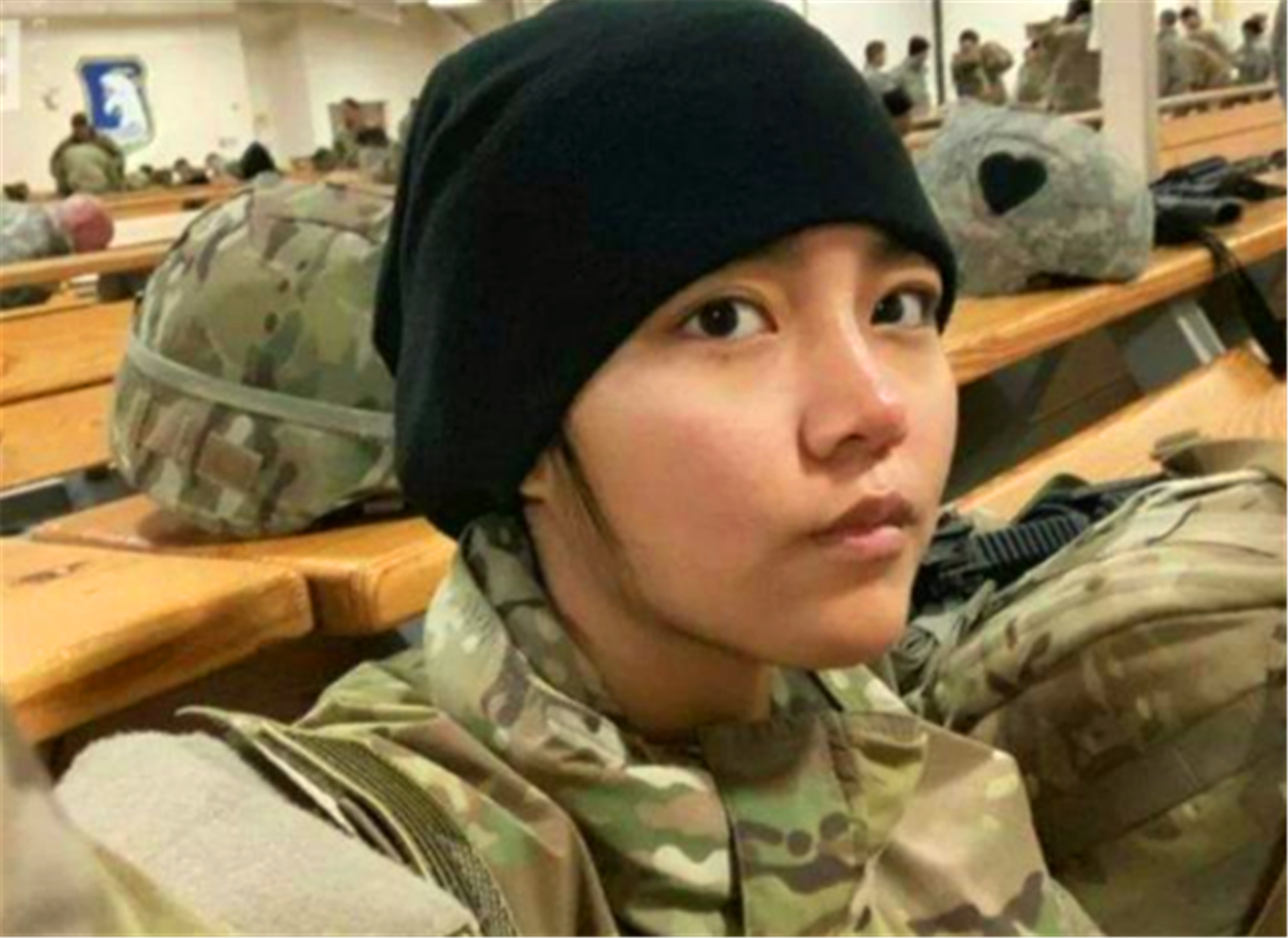 國人之恥！中國女孩在美軍效忠7年終入美籍，揚言當美國人很自豪