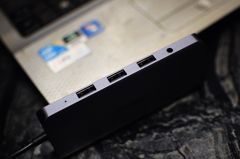 只有一个接口又如何 有了它我的笔记本照样能连接世界