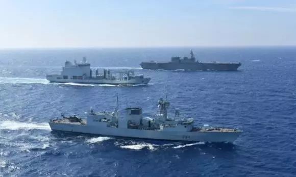 加拿大铁心亲美，却连遭美欺负，双方军舰对峙，加舰载机确认坠毁