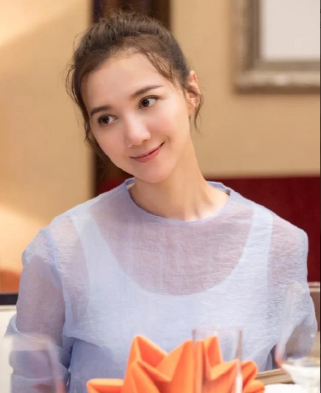 她出道30年零绯闻，低调嫁给朱孝天，这才是圈内“最干净女星”