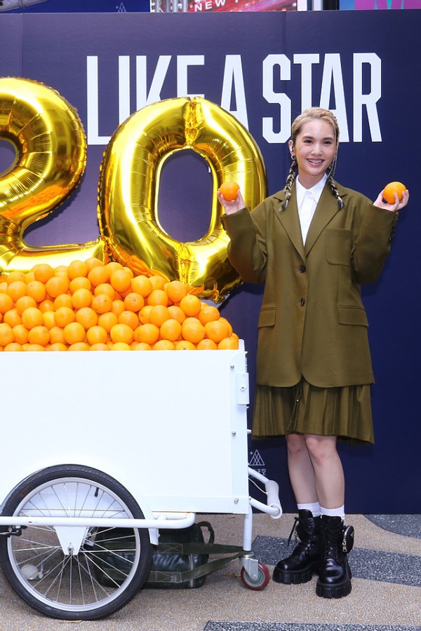 杨丞琳终于隔离结束，如愿见到李荣浩，身穿抹