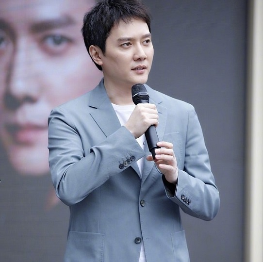 赵丽颖冯绍峰官宣离婚双方和平分手结束婚姻关系网友们纷纷沸腾了