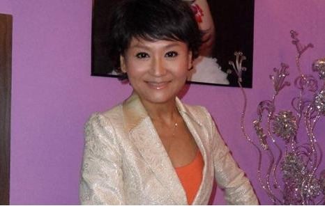 “央视才女”曹晴的毁灭史，她的故事远比你想象的更加恶劣