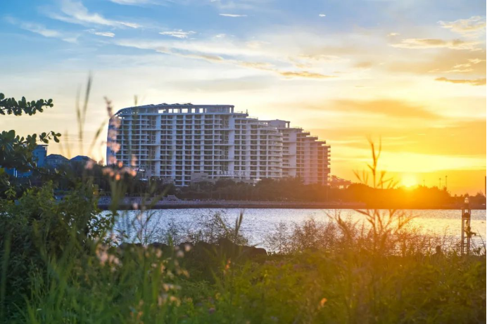 海口湾恒大逸阁度假公寓：秋冬旅行，给您一段难忘的休闲度假时光