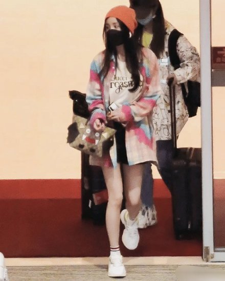 小糯米6岁生日，刘恺威买衣服给女儿当礼物，杨幂送了啥礼物？