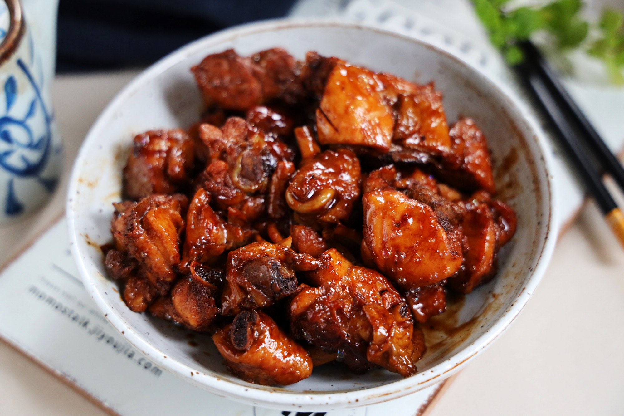 比猪肉牛肉都便宜，秋天可以多吃，简单红烧，下酒又下饭