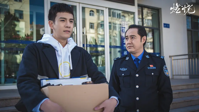 我期待已久的刑侦剧，拍出了长达30年的大案，果