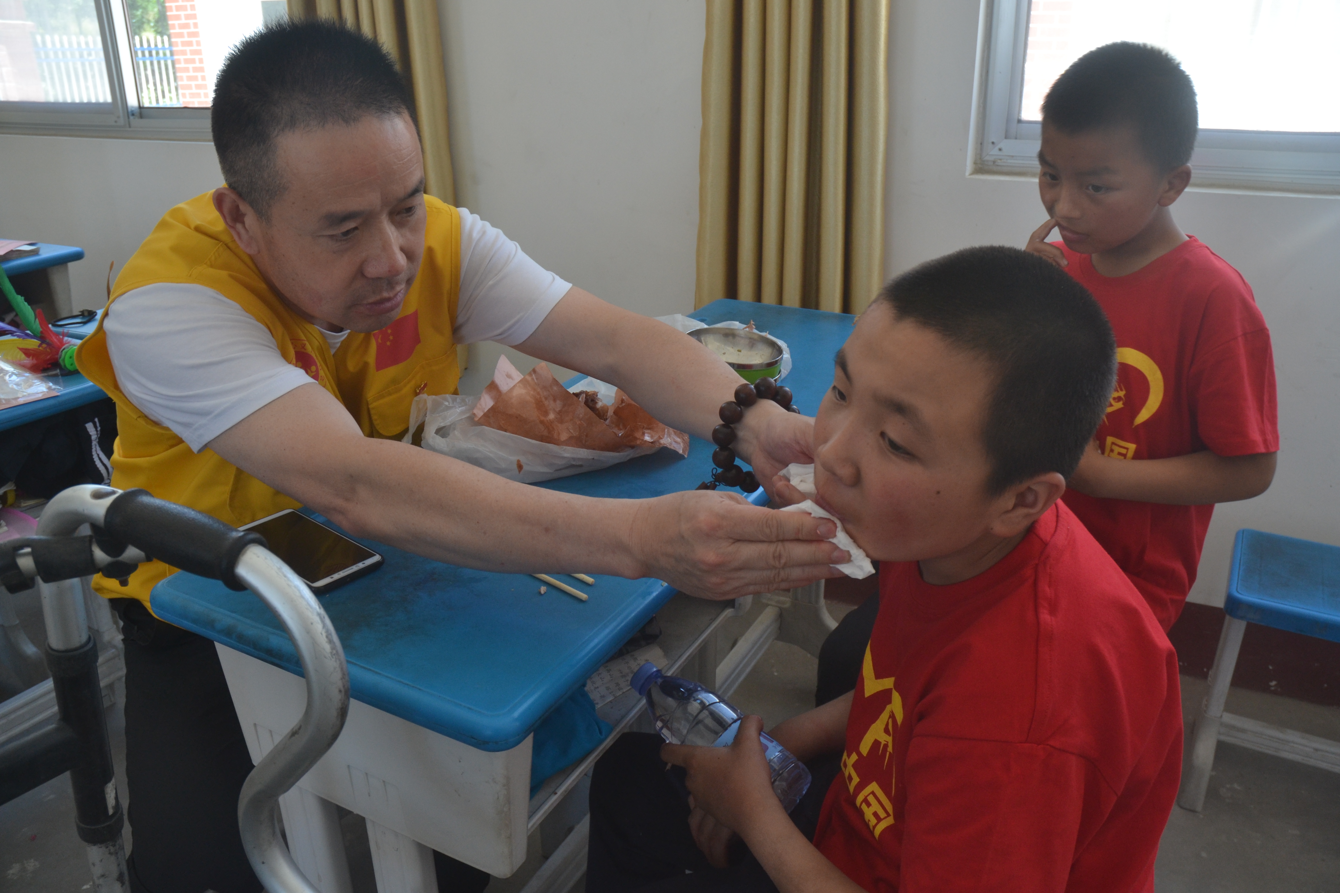 与心相连、为爱陪伴，心连心四海小学庆六一(图26)