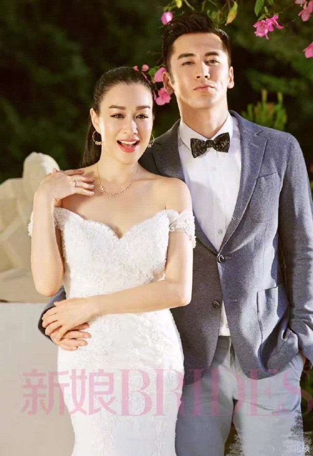 张伦硕为老婆庆生甜喊对方15岁人鱼公主，50岁钟丽缇皮肤水嫩