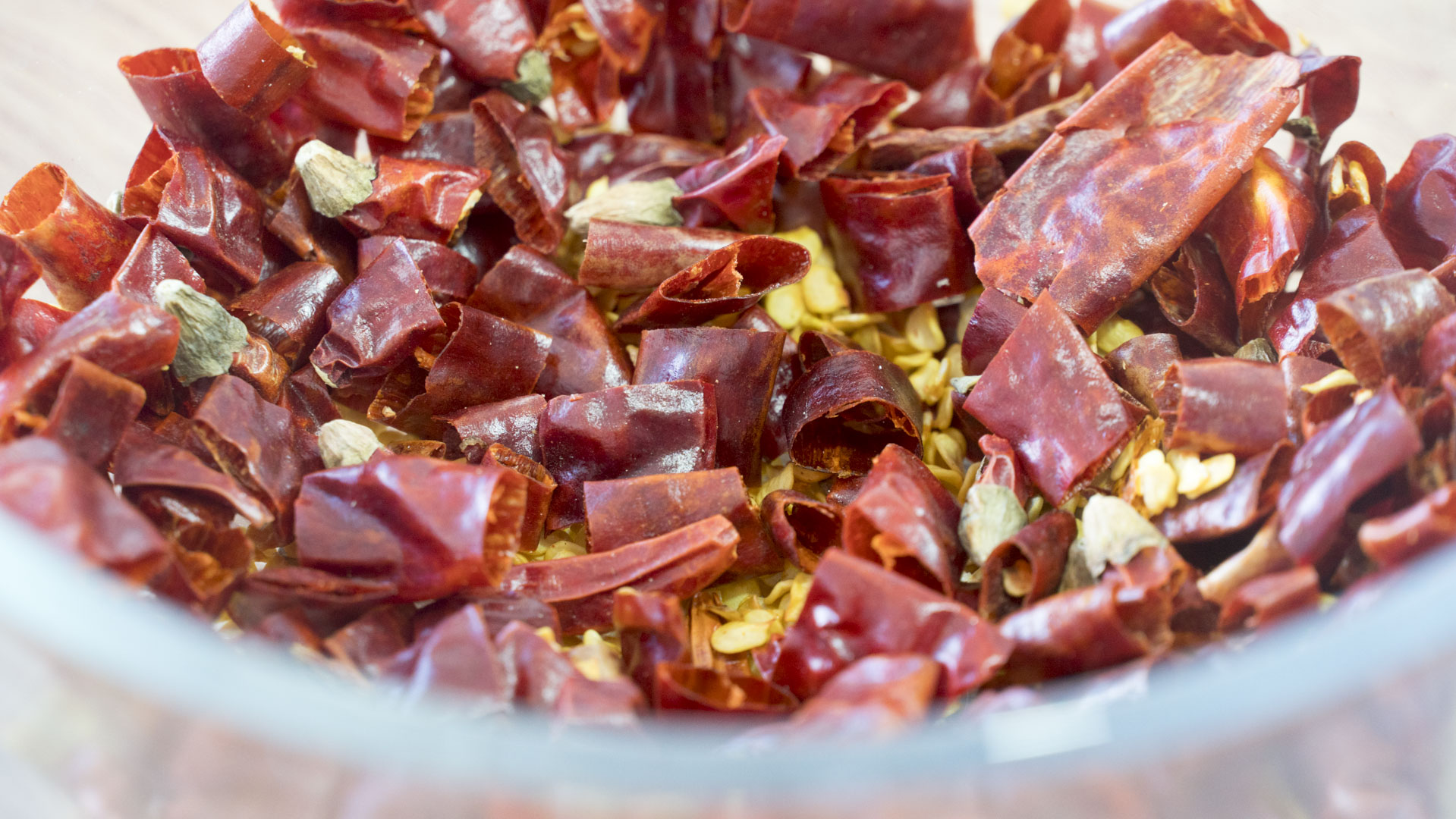 金针菇保存不要直接放冰箱，这样保存，放一个月照样好吃，真实用