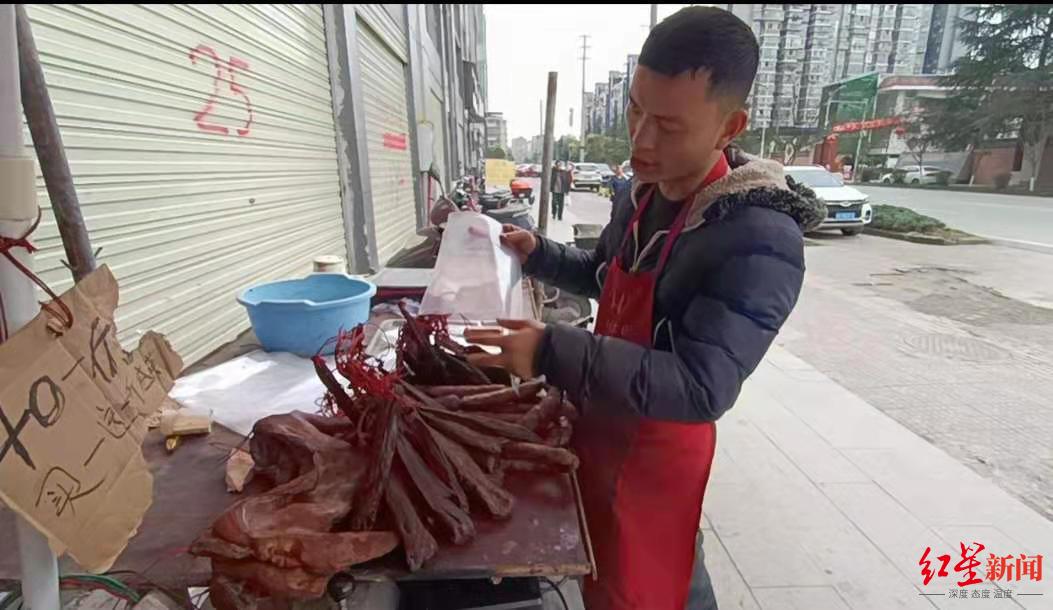 猪肉摊主网售自制香肠遭起诉十倍索赔 法学专家：裸装食品属三无产品，但不一定违法