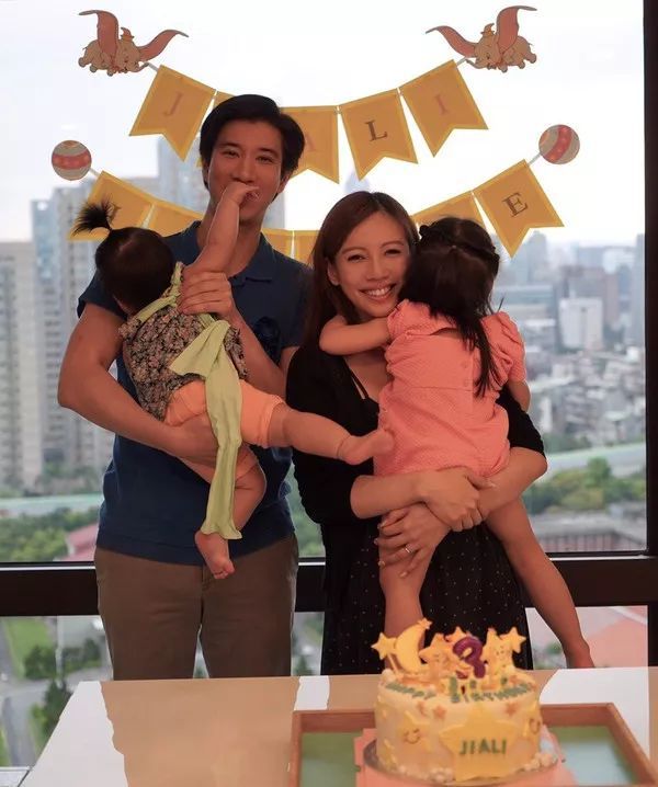 王力宏坐实学霸称号，给三胎儿子取名，全名5笔