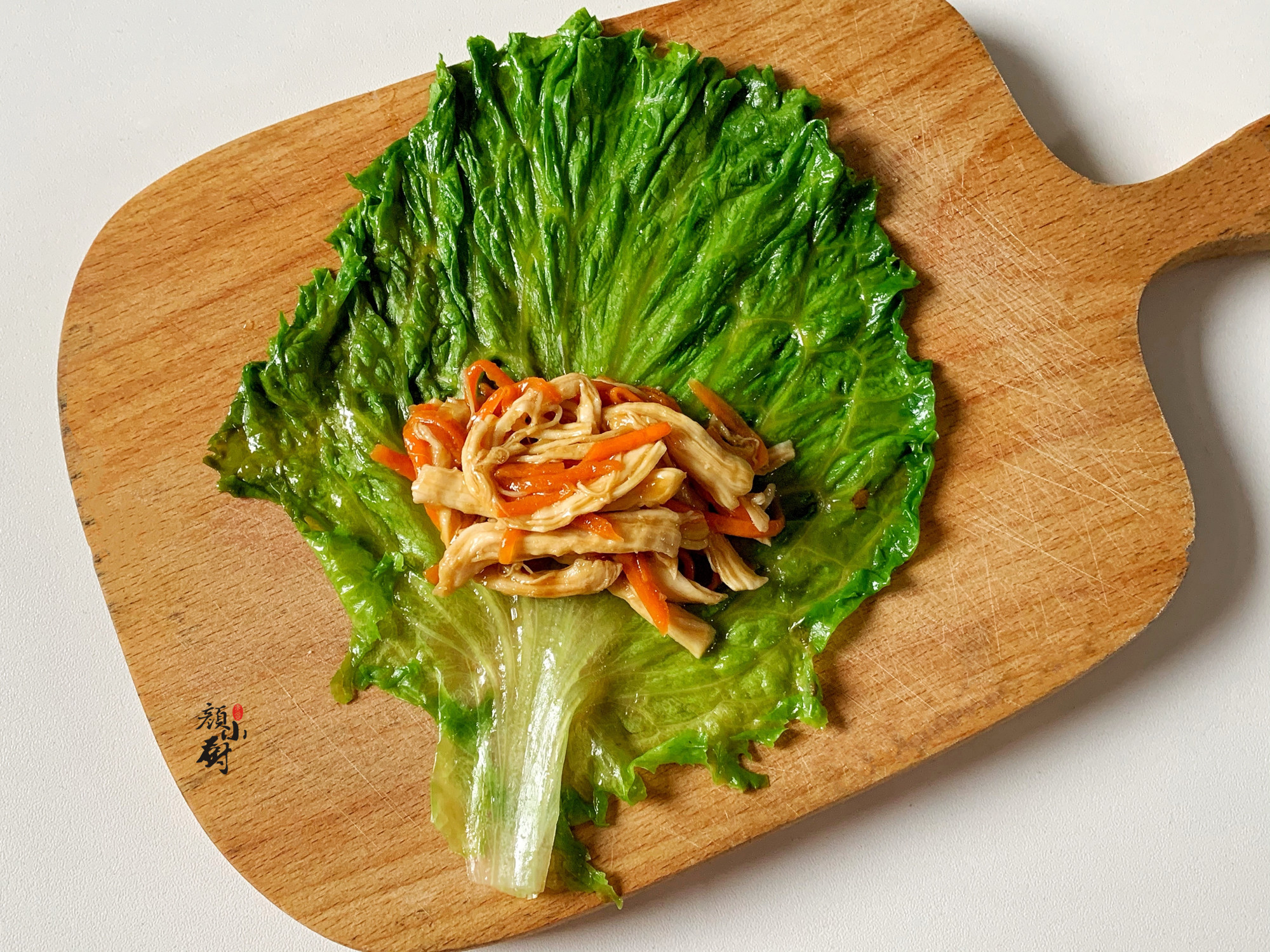 這肉2天不吃就饞它，高蛋白低熱量，炒上一盤用生菜包著吃，美味