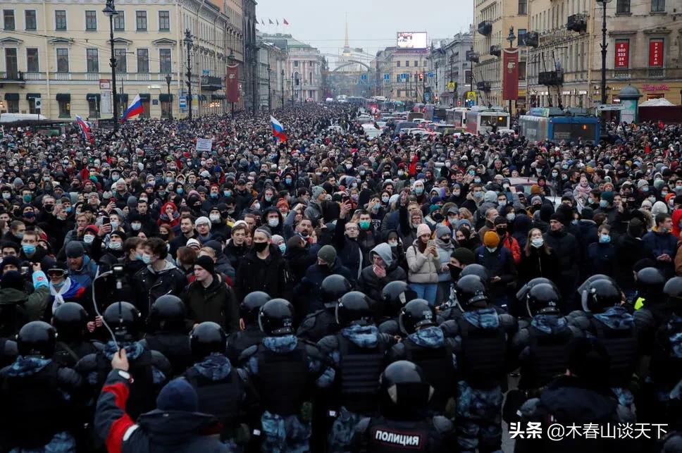 俄罗斯有点乱！60多城爆发抗议 数千人被捕 与普京反对派有关