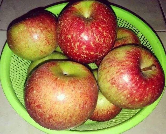 早上吃苹果是金，每天一个坚持半个月，身体健康会好转吗？