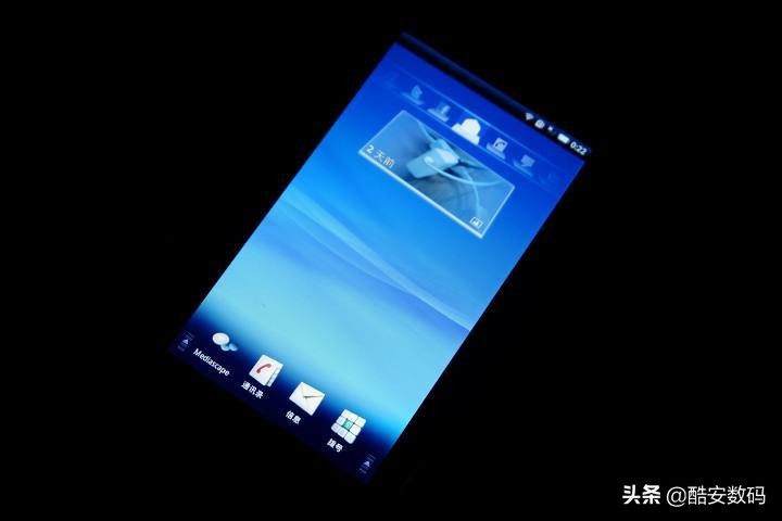 传说在十年前开幕——回顾首款 Android Xperia X10i/SO-01B