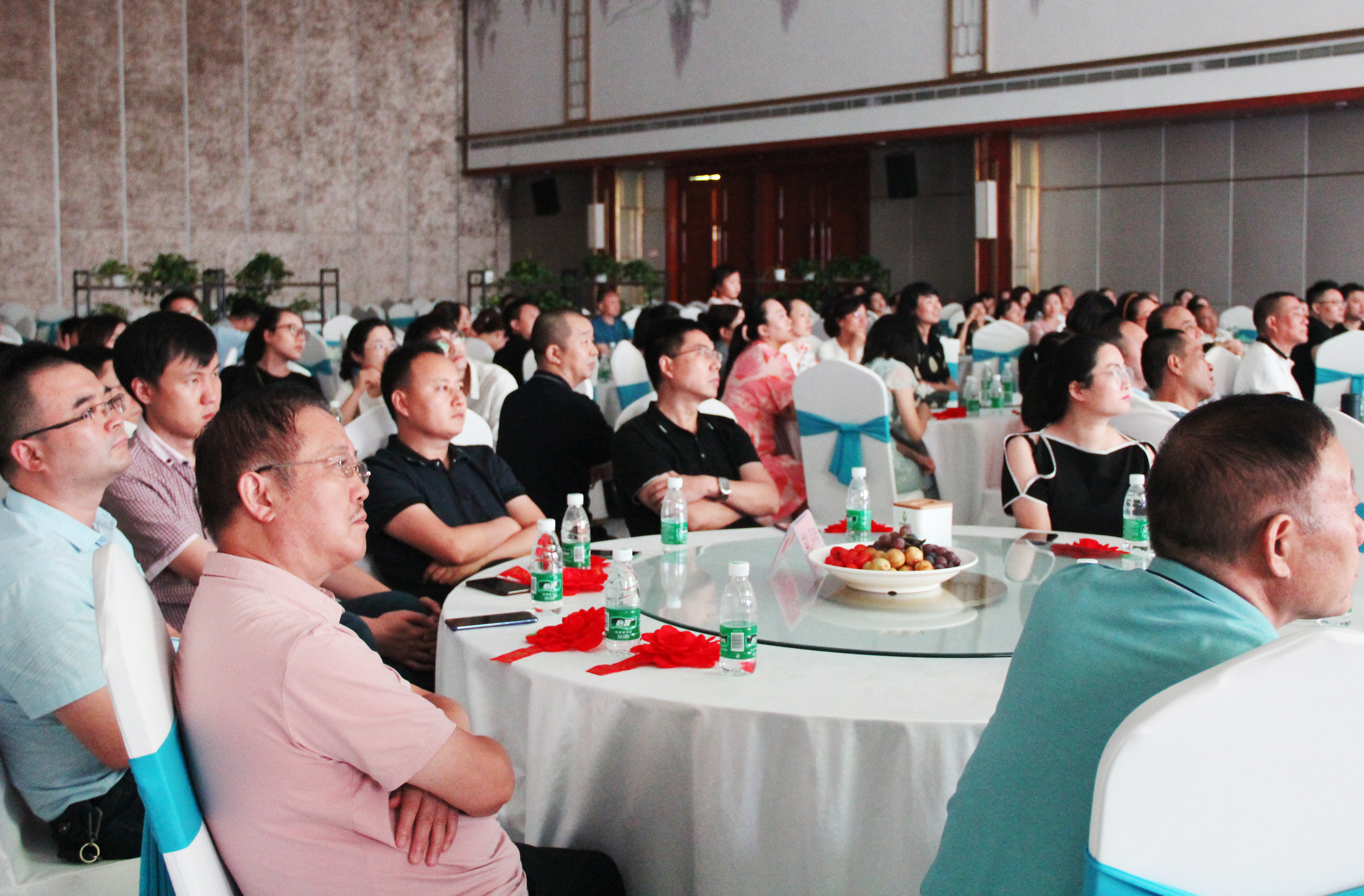 崇州二医院2020年医师节表彰大会圆满落幕