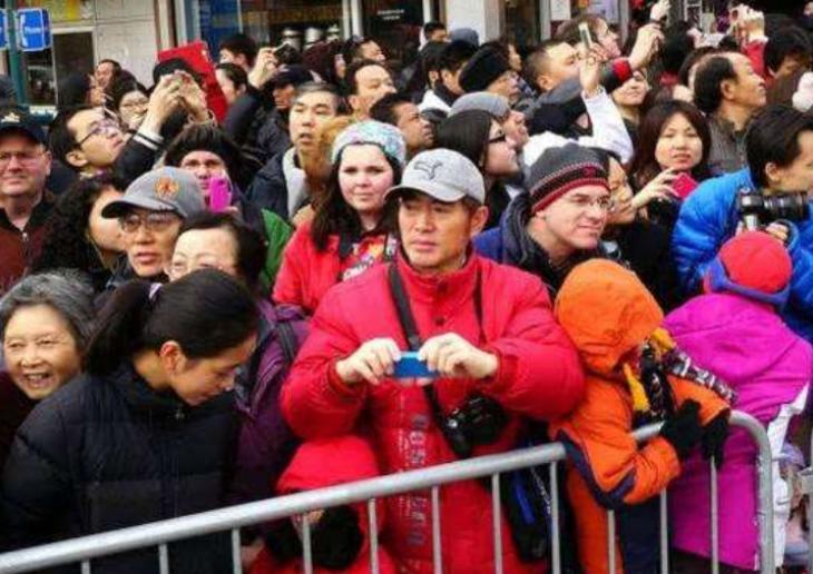 楼市首现“逆转”趋势，李嘉诚预言可能成真，2类人要开始注意了