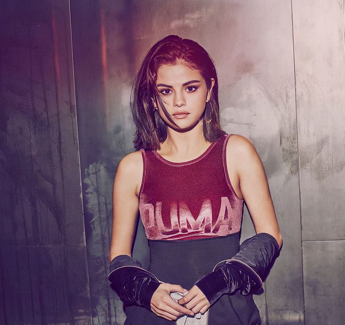 赛琳娜新泳衣照被赞爆自信秀大腿伤疤大病后浴火重生越来越美