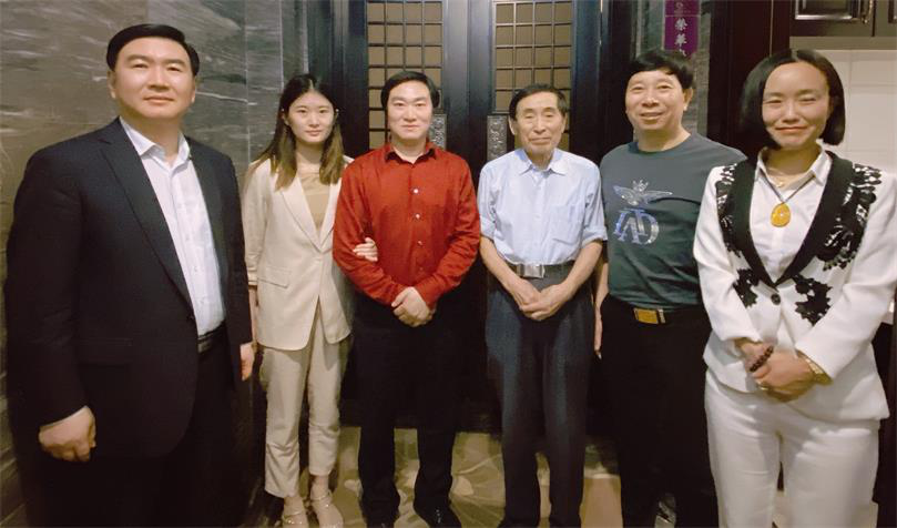 著名国画家王余根先生一行在北京进行文化艺术交流