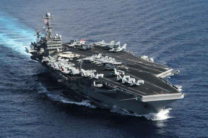 022导弹艇刚驱逐菲船，美航母就逼近黄岩岛，想对中国不轨？