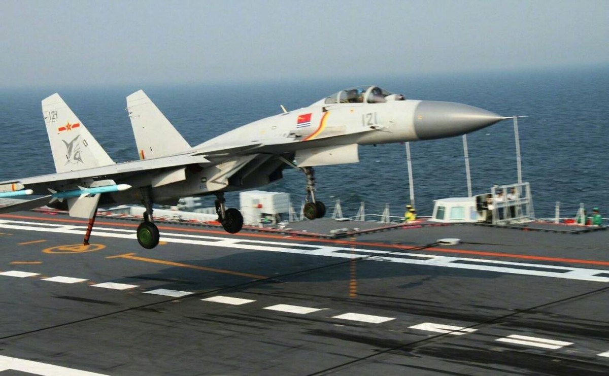 ��15ѵ������������͵������ƿա��ƺ������ߣ��й���ĸ����ʵ��˵��