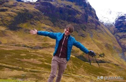 大案纪实：富二代迷奸超195名直男，还拍成视频留念