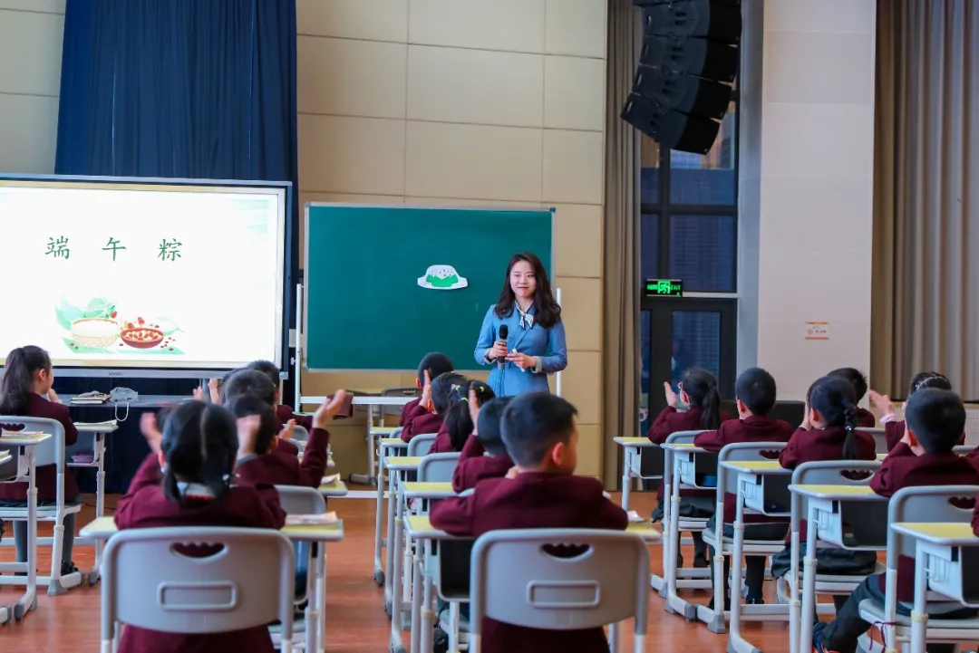 元音小学参与承办天府新区小学语文低段阅读教学研讨会